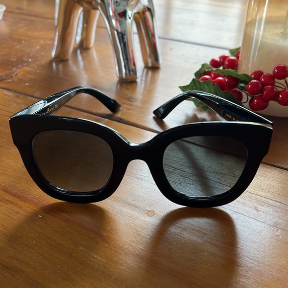 Authentic Gucci sunglasses style #0802S. Please read description! - Picture 6 of 11